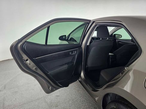 Used 2018 Toyota Corolla LE FWD image 15