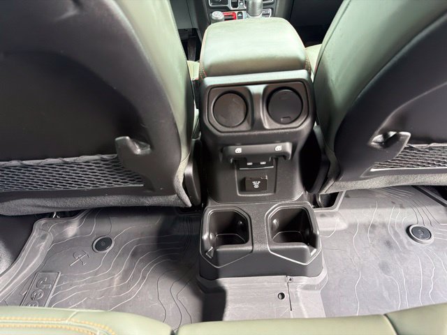 Used 2024 Jeep Gladiator Mojave AWD/4WD image 41