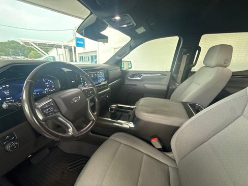 Used 2023 Chevrolet Silverado 1500 RST AWD/4WD image 32