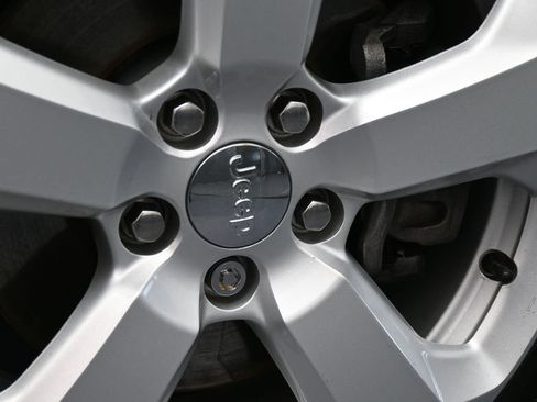 Used 2021 Jeep Compass Latitude image 39