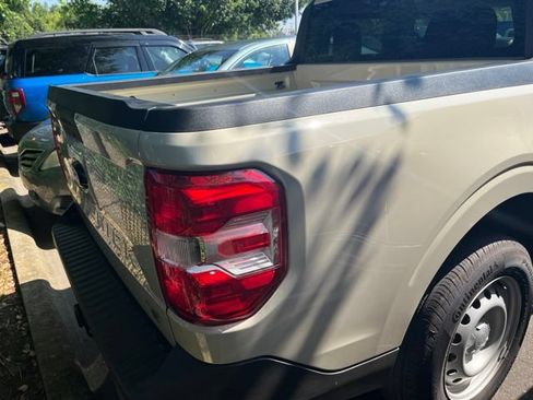 Used 2025 Ford Maverick XL FWD image 3