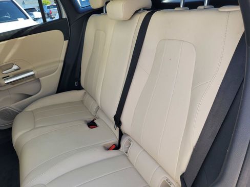 Used 2021 Mercedes-Benz GLA 250 4MATIC image 15