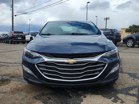 Used 2022 Chevrolet Malibu LT FWD image 2