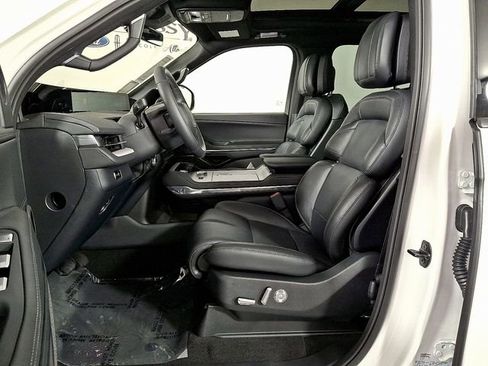 New 2025 Lincoln Navigator L Reserve w/ Jet Appearance Package AWD/4WD image 13