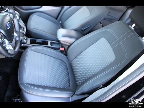 Used 2019 Ford Transit Connect XLT FWD image 28