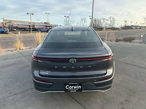 Used 2024 Toyota Crown image 7