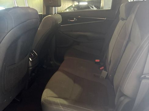 Used 2020 Kia Sorento S FWD image 10