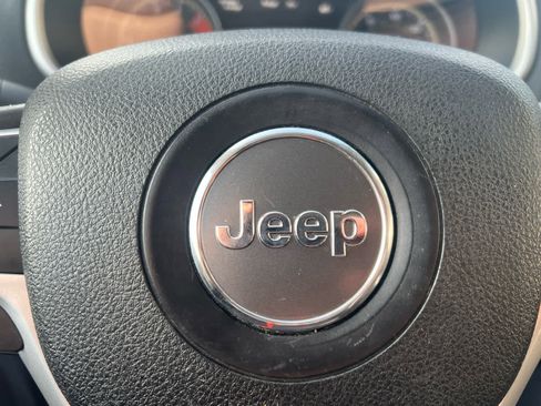 Used 2016 Jeep Cherokee Trailhawk w/ Comfort/Convenience Group image 22