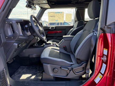 New 2025 Ford Bronco Base image 11