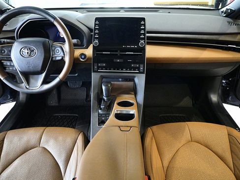 Used 2019 Toyota Avalon Touring image 13