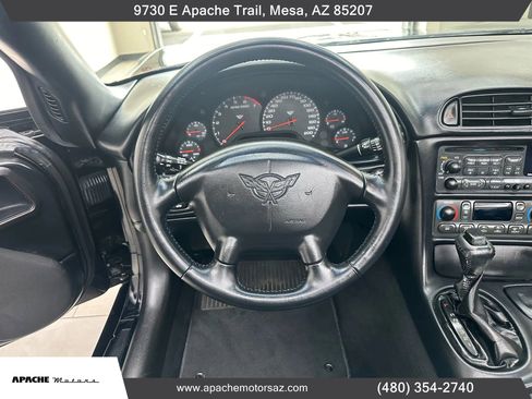 Used 2004 Chevrolet Corvette Convertible w/ Preferred Equipment Group image 13