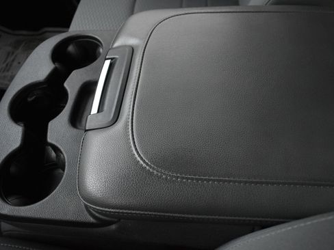 Used 2018 RAM 2500 Tradesman w/ Chrome Appearance Group image 30