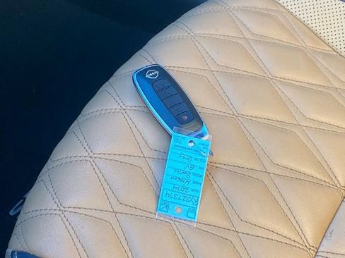 Used 2024 Nissan Sentra SV w/ SV Premium Package image 30