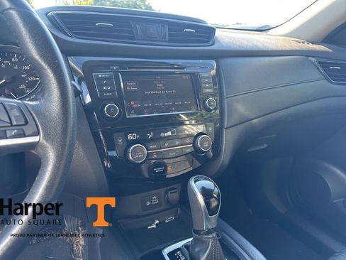 Used 2019 Nissan Rogue SV FWD image 16