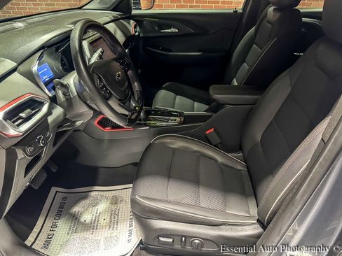 Used 2022 Chevrolet TrailBlazer RS w/ Technology Package image 13