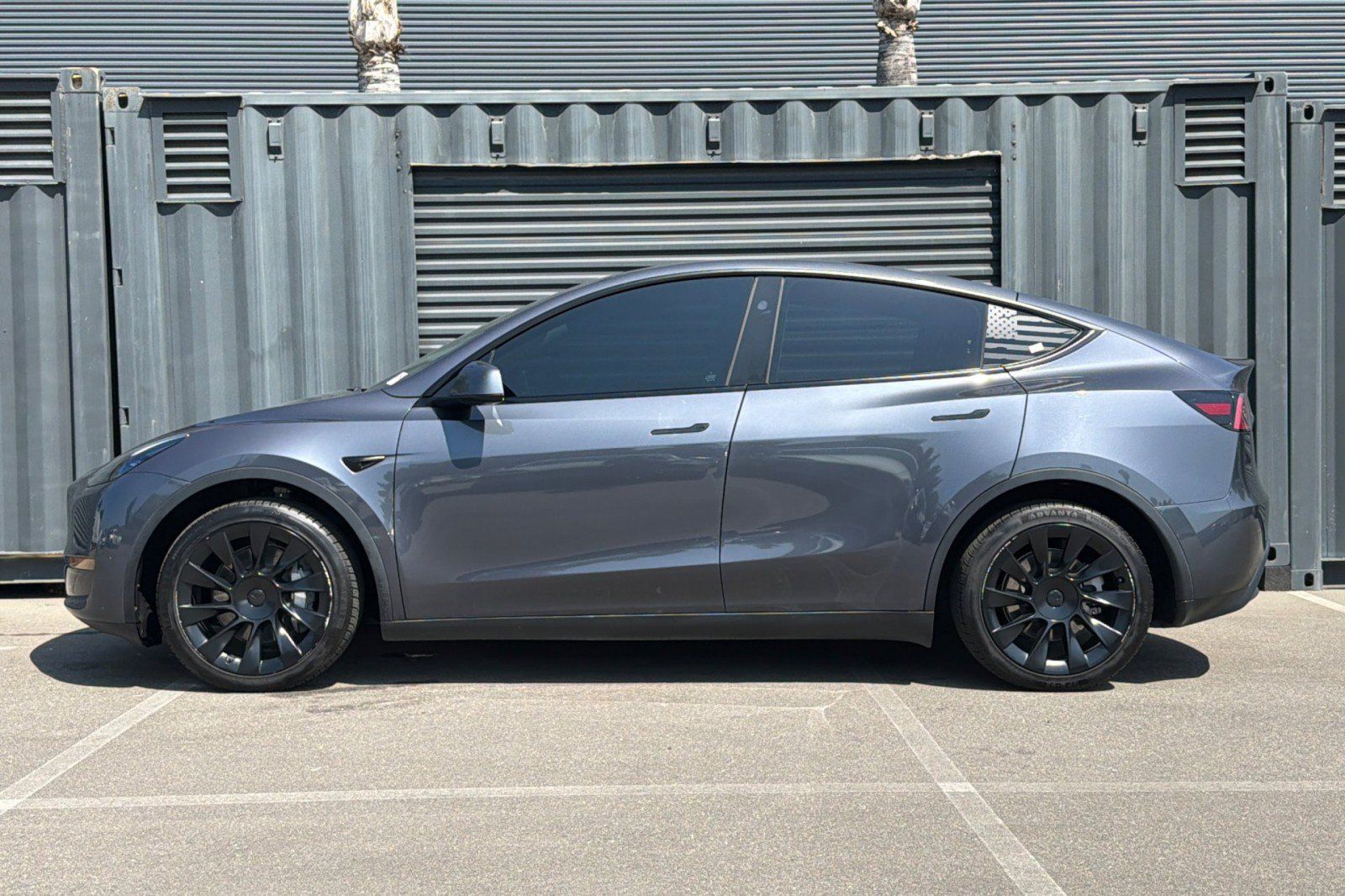 Used 2023 Tesla Model Y Long Range AWD/4WD image 2
