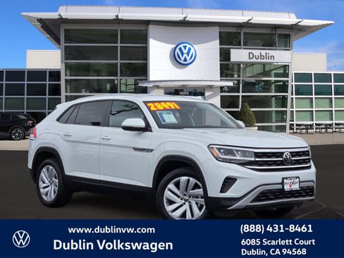 Used 2023 Volkswagen Atlas Cross Sport SE FWD image 1