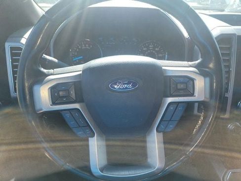 Used 2019 Ford F150 Platinum w/ Equipment Group 701A Luxury AWD/4WD image 19