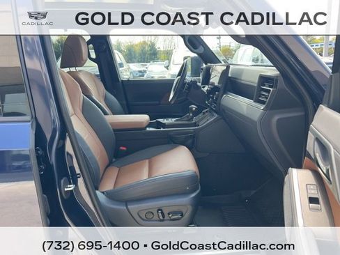 Used 2024 Lexus GX 550 w/ Accessory Package (31) AWD/4WD image 7