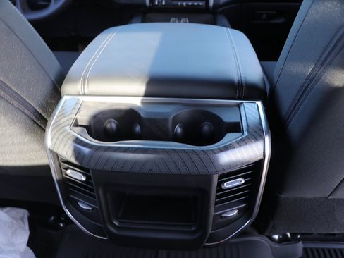 New 2026 RAM 2500 Big Horn AWD/4WD image 30