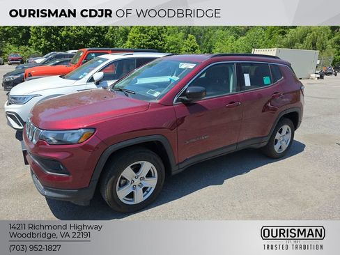 Used 2022 Jeep Compass Latitude AWD/4WD image 1