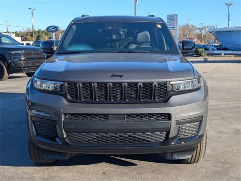 New 2025 Jeep Grand Cherokee L Altitude image 3