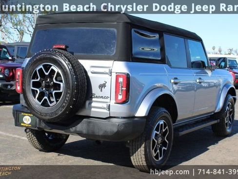 Used 2023 Ford Bronco Outer Banks image 5