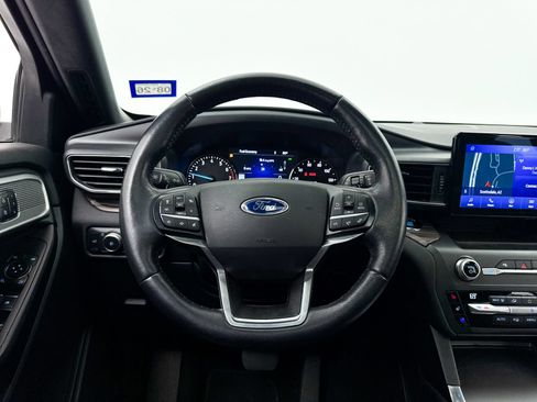 Used 2020 Ford Explorer Limited AWD/4WD image 4