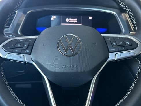 Used 2023 Volkswagen Tiguan SE FWD image 25