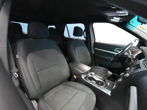 Used 2017 Ford Explorer XLT AWD/4WD image 25
