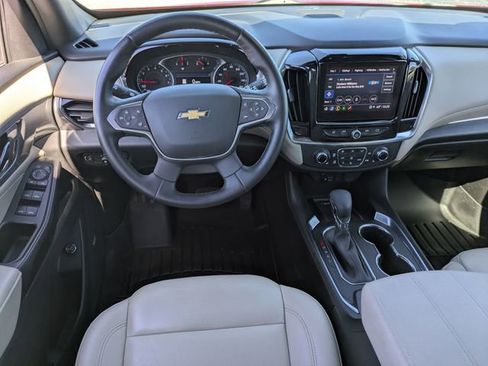 Used 2023 Chevrolet Traverse LT w/ LT Premium Package image 18