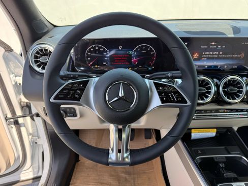 New 2026 Mercedes-Benz GLB 250 image 21