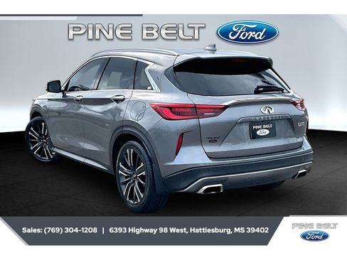 Used 2021 INFINITI QX50 Luxe w/ Appearance Package FWD image 2