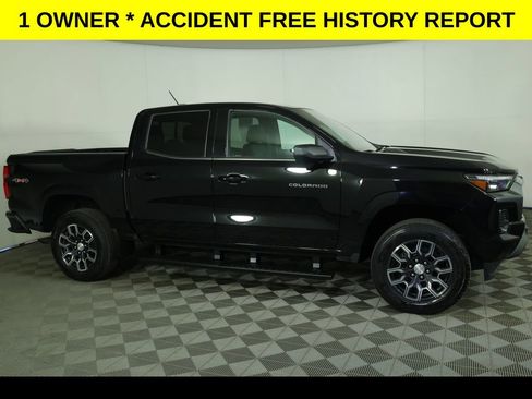 Used 2024 Chevrolet Colorado LT w/ LT Convenience Package III AWD/4WD image 3