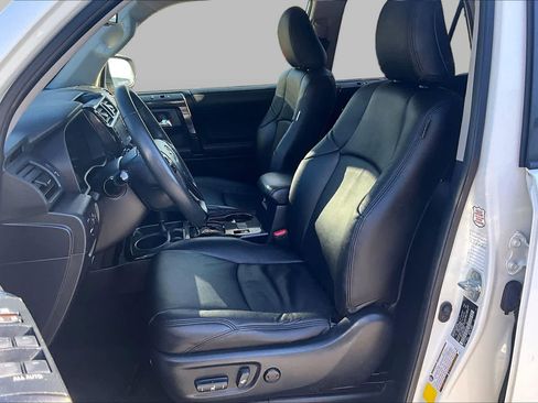 Certified 2021 Toyota 4Runner TRD Off-Road AWD/4WD image 9