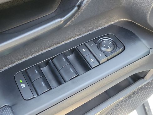 Certified 2025 Toyota Tacoma SR image 20