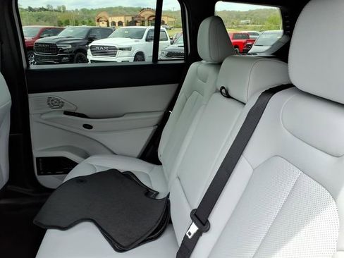 New 2026 Jeep Cherokee Limited image 8