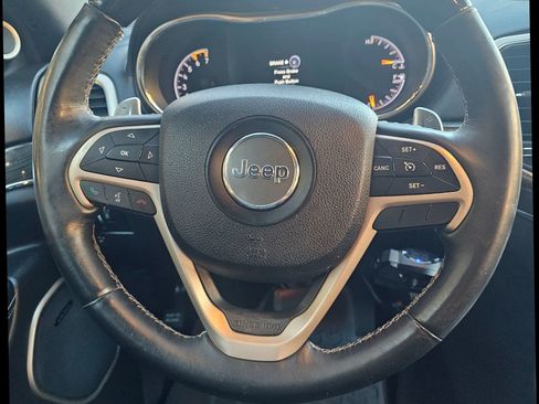 Used 2017 Jeep Grand Cherokee Overland image 24
