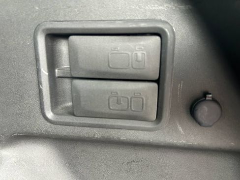 Used 2022 Chevrolet Equinox LT FWD image 24