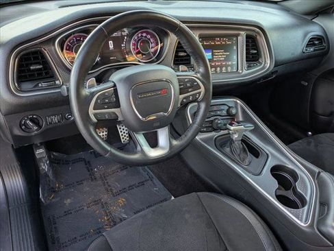 Used 2016 Dodge Challenger R/T Scat Pack w/ Leather Interior Group image 17