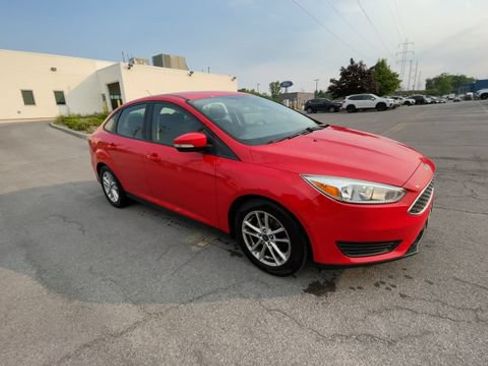 Used 2017 Ford Focus SE w/ Cold Weather Package FWD image 2