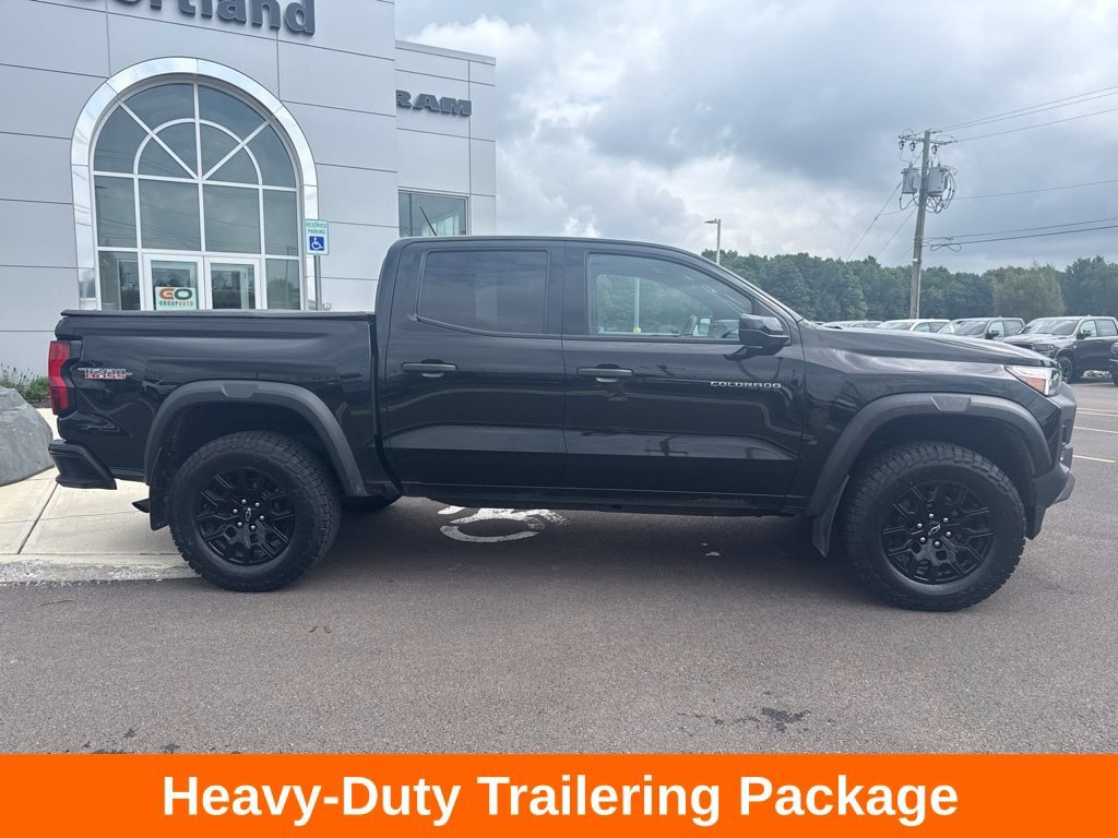 Used 2024 Chevrolet Colorado Trail Boss w/ Technology Package AWD/4WD image 10