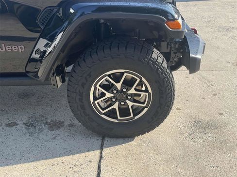 New 2025 Jeep Gladiator Rubicon w/ Convenience Group image 35