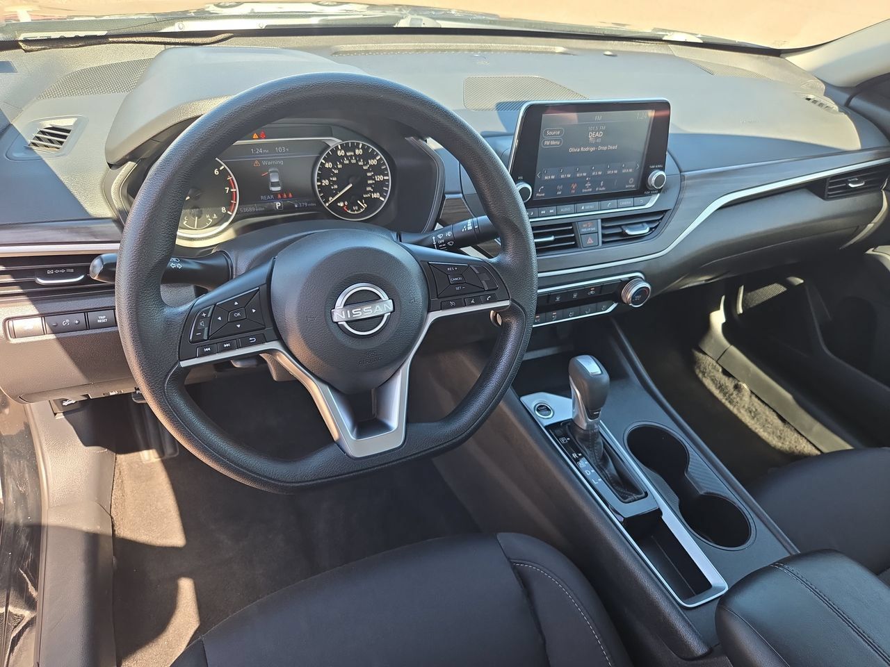 Used 2025 Nissan Altima 2.5 SV FWD image 15