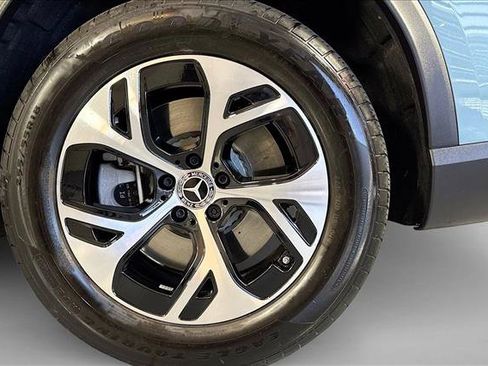 Used 2025 Mercedes-Benz GLC 350e 4MATIC image 29