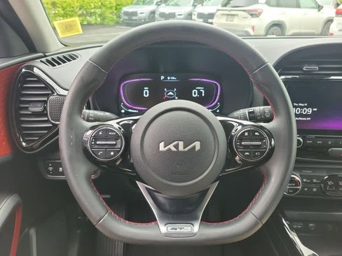 Used 2023 Kia Soul GT-Line FWD image 11