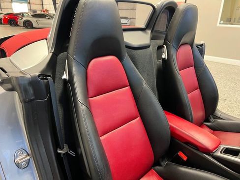 Used 2017 Porsche 718 Boxster RWD image 26