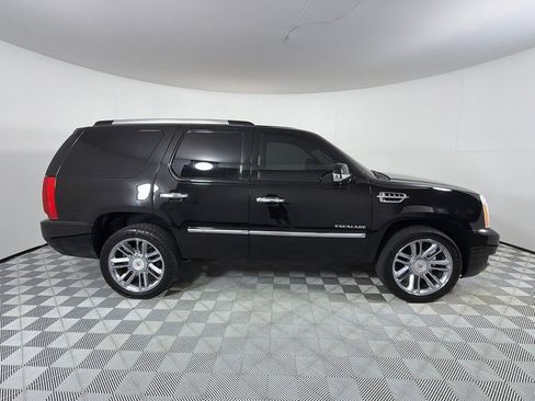 Used 2012 Cadillac Escalade Platinum AWD/4WD image 4