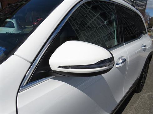 Used 2025 Mercedes-Benz GLB 250 GLB 250 4MATIC image 26