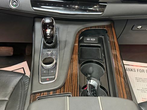 Used 2023 Cadillac Escalade Premium Luxury image 16